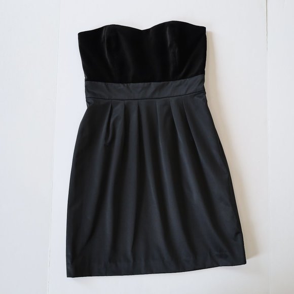 BANANA REPUBLIC Size 4 Black Strapless Cocktail Dress Velvet Satin - Picture 2 of 11